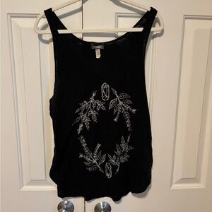 Black flowy tank size L